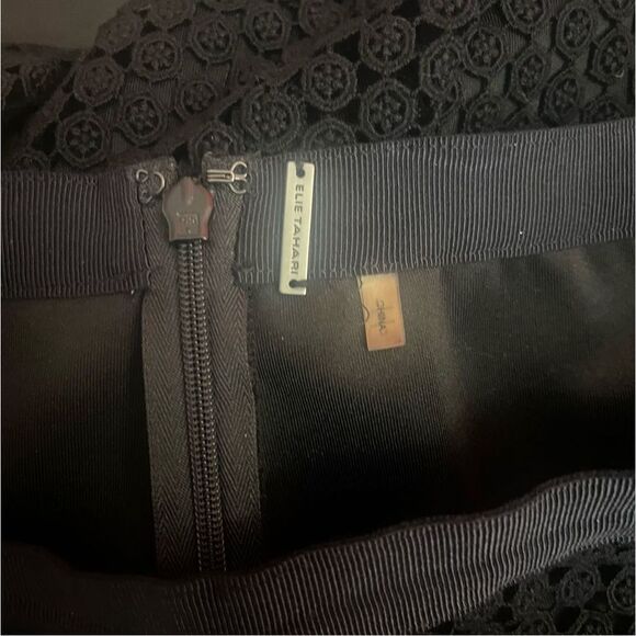 Elie Tahari eyelet medallion lace A Line skirt - Picture 3 of 3